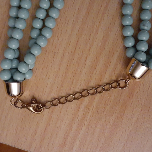 16 in green and gold beaded necklace - Picture 5 of 8